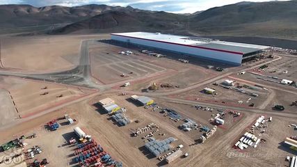 特斯拉超級(jí)電池工廠揭幕 成本革命驅(qū)動(dòng)電動(dòng)汽車普及新紀(jì)元