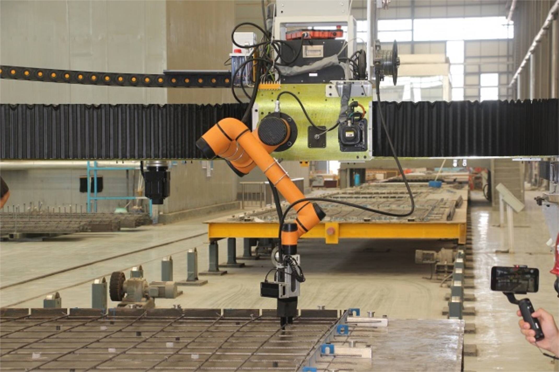 科技賦能，智造未來(lái) 中建八局自行式智能鋼筋綁扎機(jī)器人（RBBD-BOT2）與園林景觀工程設(shè)計(jì)的創(chuàng)新融合